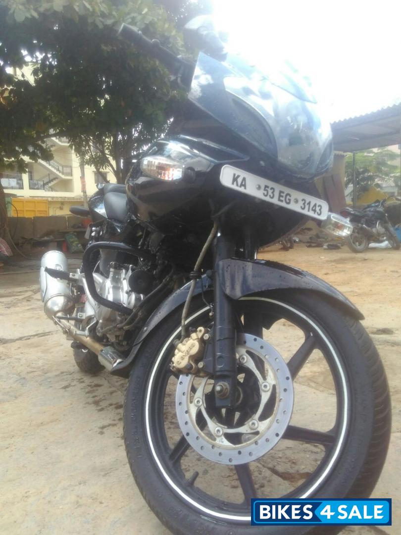 Bajaj Pulsar 220F