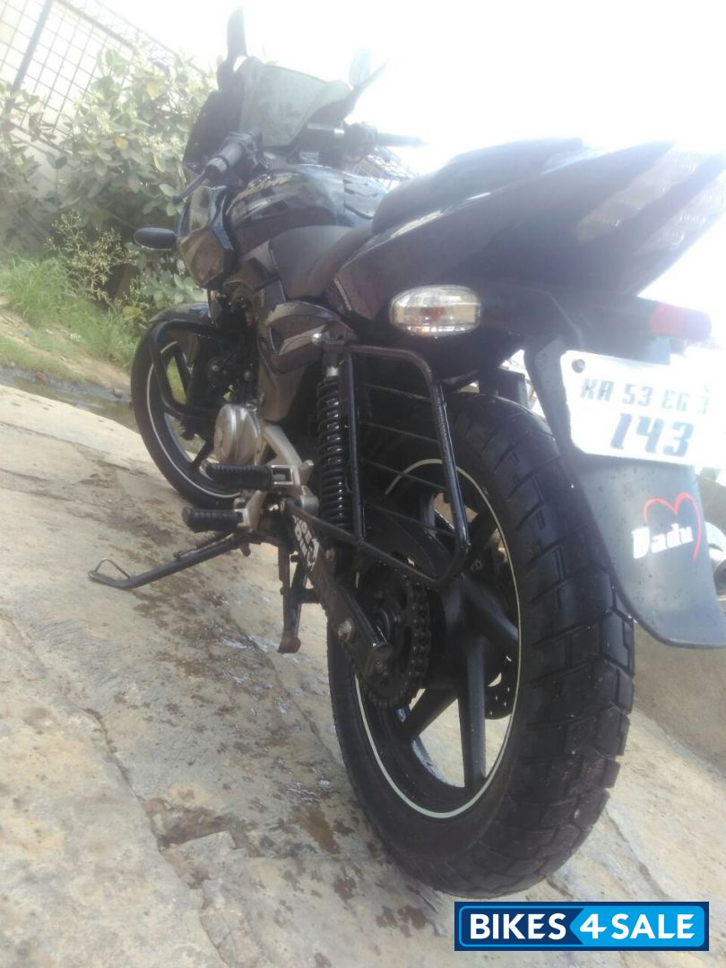 Bajaj Pulsar 220F