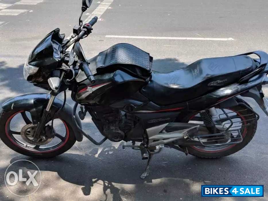 Black Suzuki GS 150R
