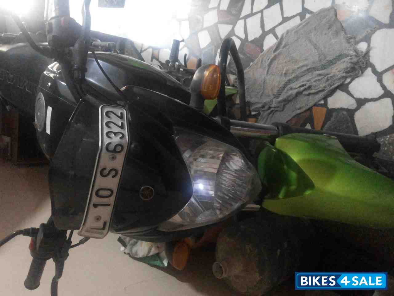 Black Green Yamaha FZ-S Black Green Yamaha FZ-S