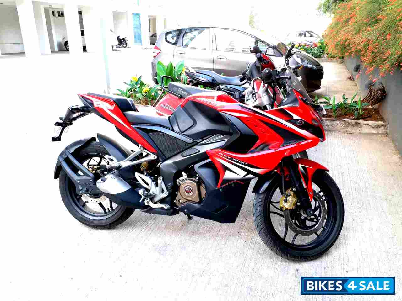 Bajaj Pulsar RS 200