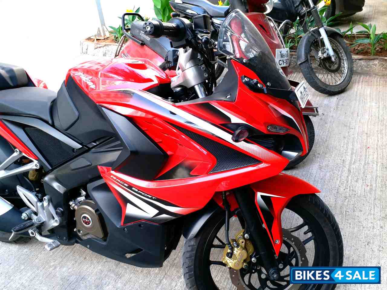 Bajaj Pulsar RS 200