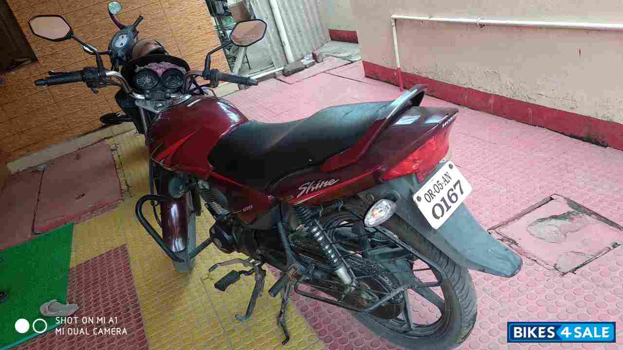 Meroon Honda CB Shine