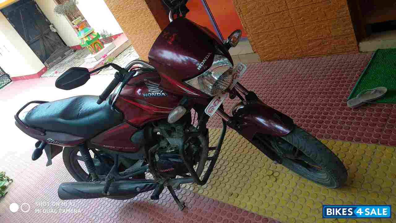 Meroon Honda CB Shine