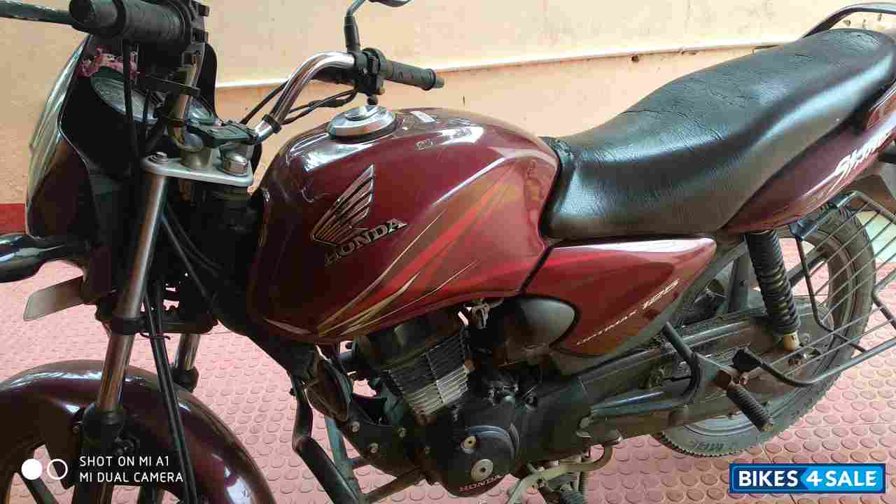 Meroon Honda CB Shine