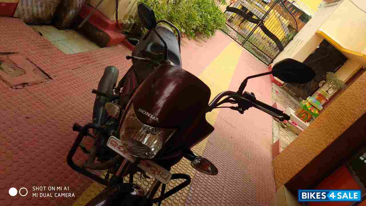 Meroon Honda CB Shine
