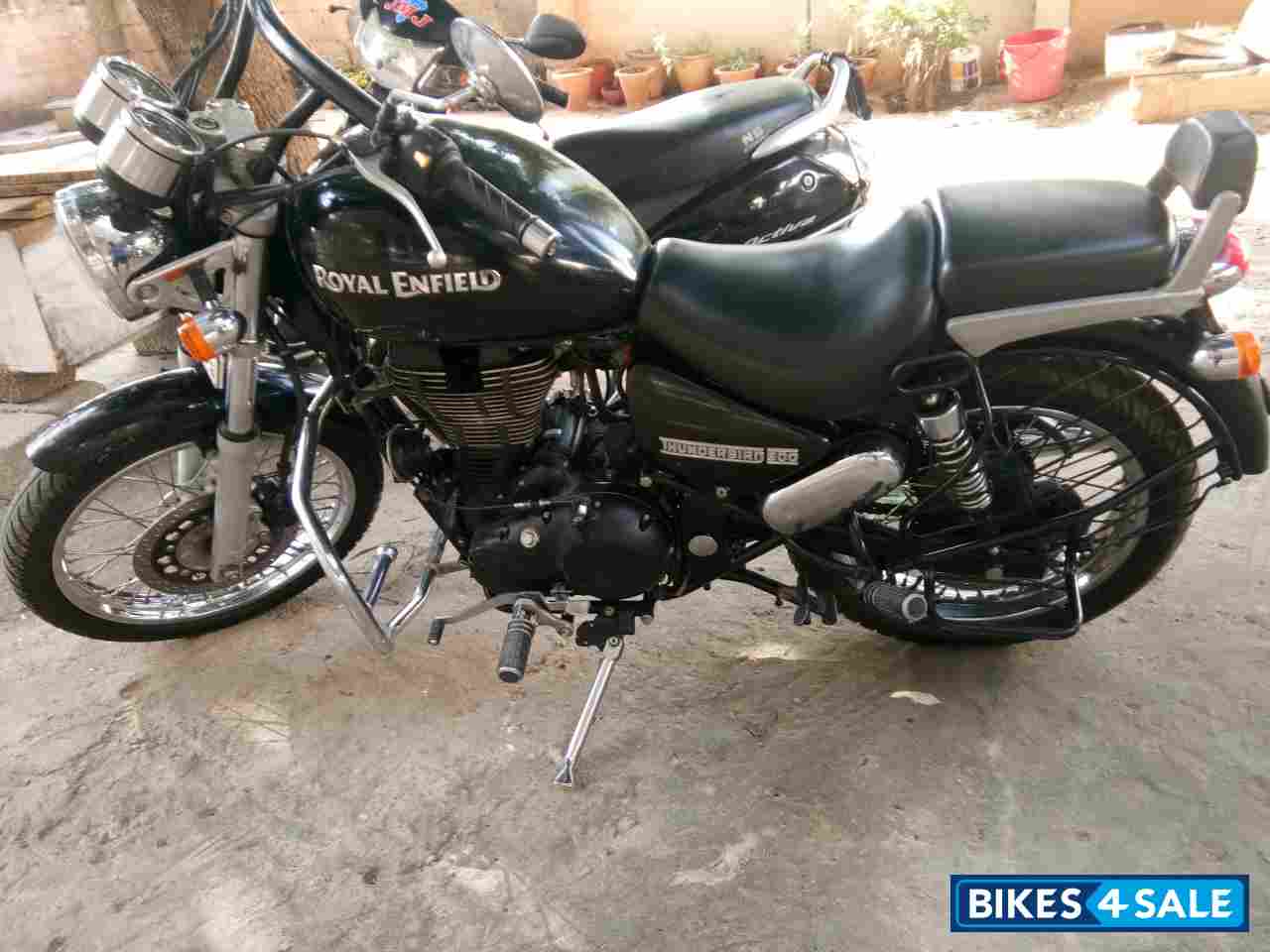 Black Royal Enfield Thunderbird 500