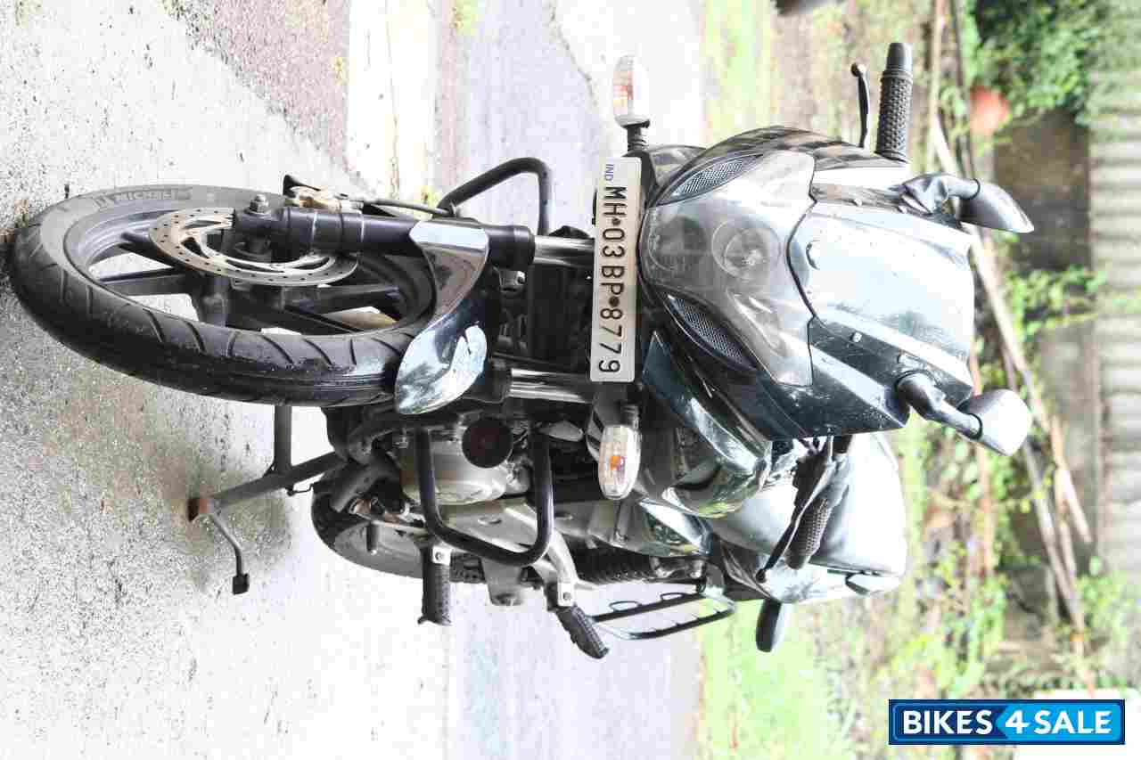 Black Bajaj Pulsar 220 DTSi