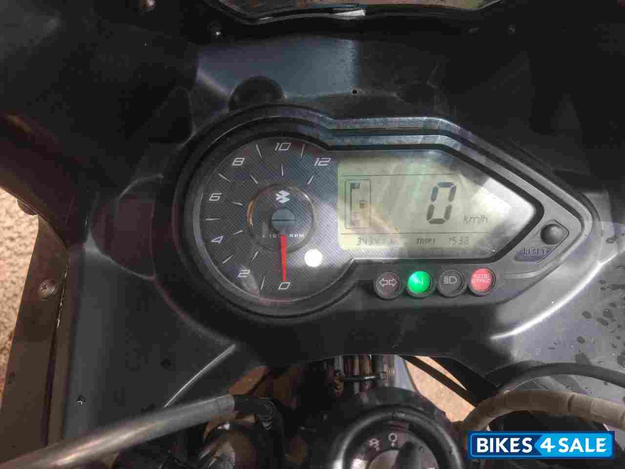 Black Bajaj Pulsar 220 DTSi