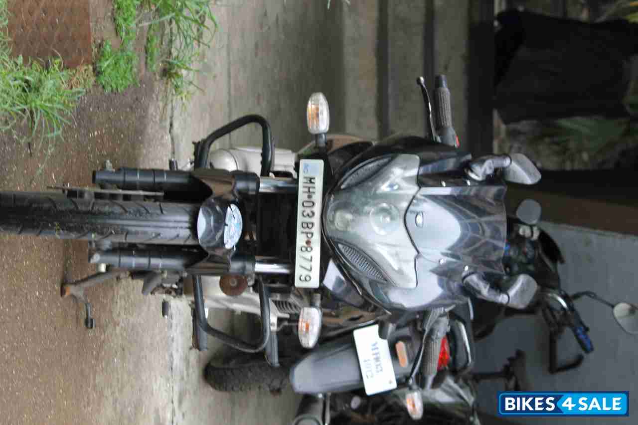 Black Bajaj Pulsar 220 DTSi