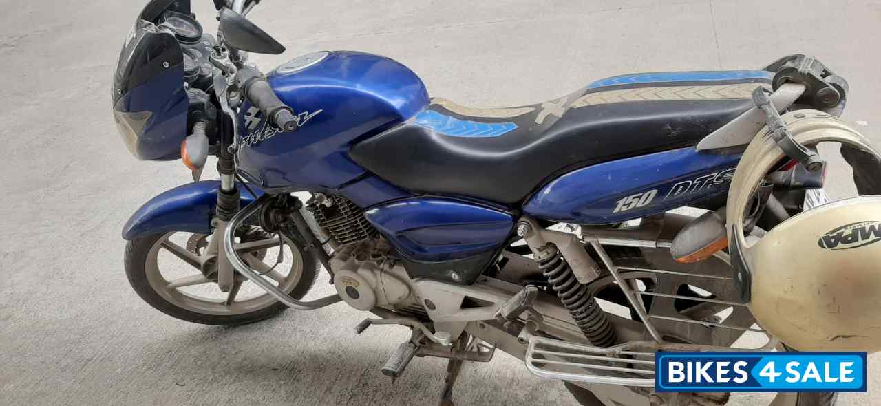 Blue Bajaj Pulsar 150 DTSi