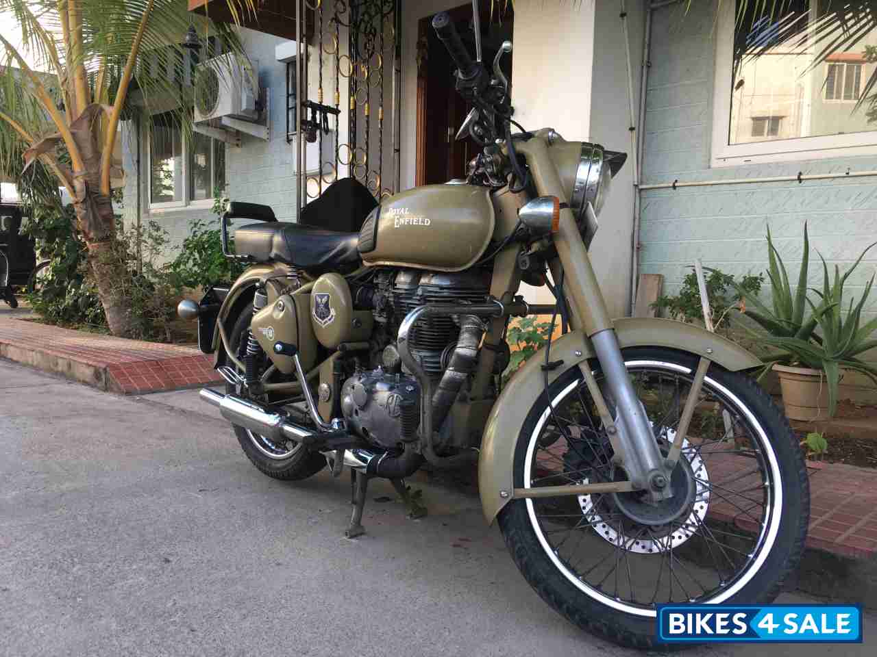 Desert Storm Royal Enfield Classic Desert Storm