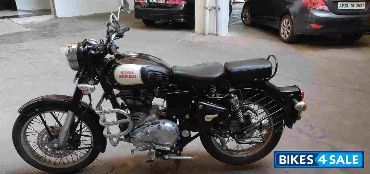 Black Royal Enfield Classic 350