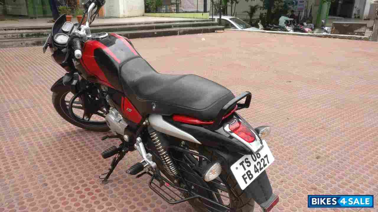 Bajaj V15