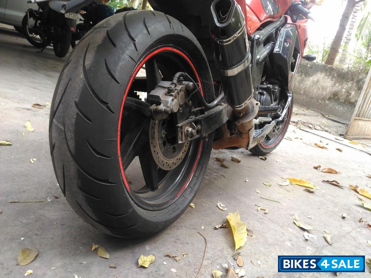 Red+black Hyosung GT650R Red+black Hyosung GT650R