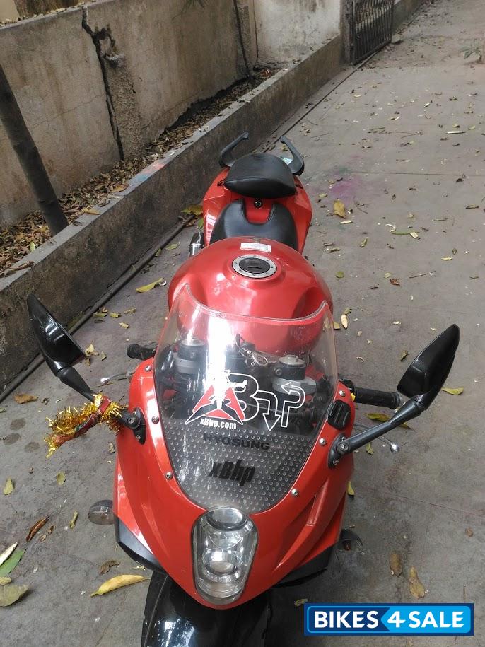 Red+black Hyosung GT650R Red+black Hyosung GT650R