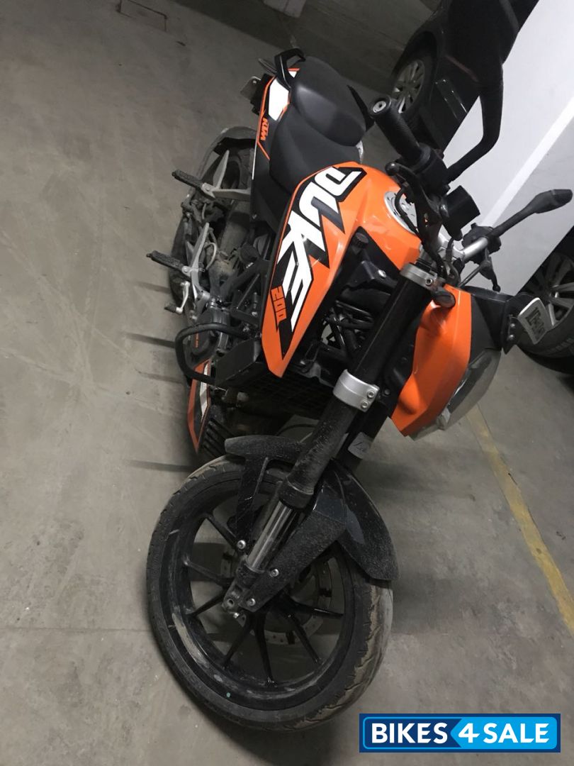 Orange KTM Duke 200