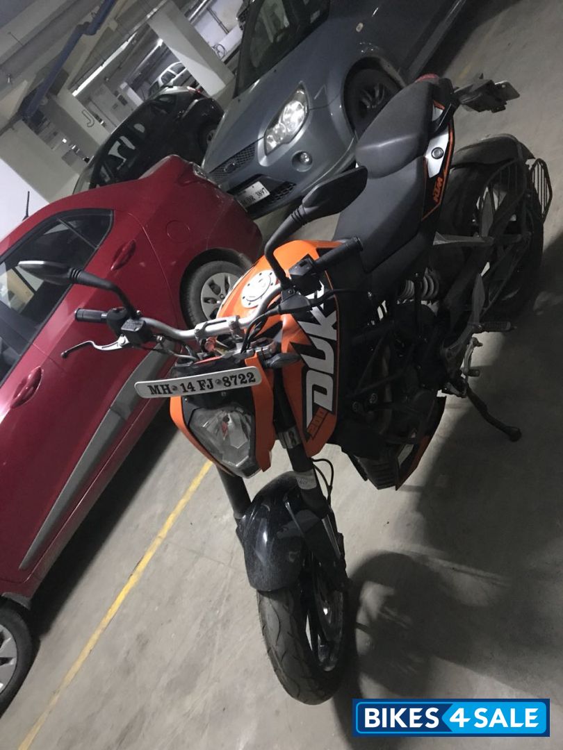 Orange KTM Duke 200