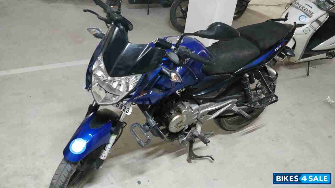 Royal Blue Bajaj Pulsar 135LS Royal Blue Bajaj Pulsar 135LS