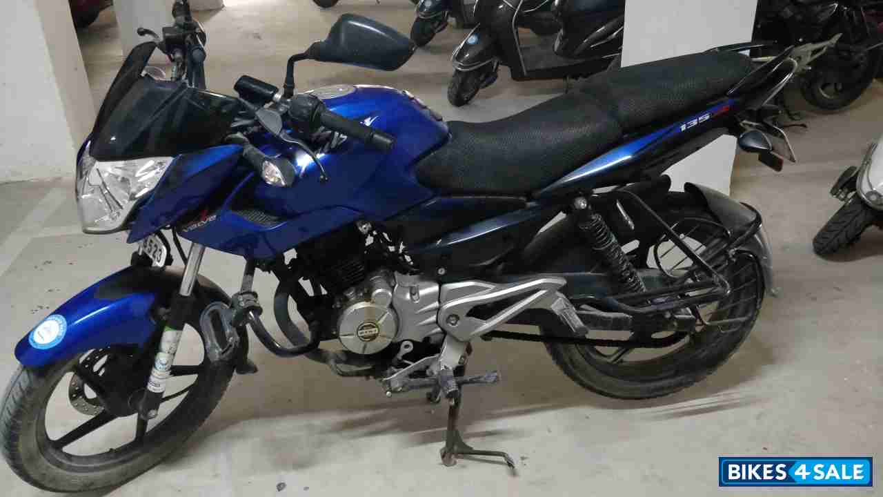 Royal Blue Bajaj Pulsar 135LS Royal Blue Bajaj Pulsar 135LS