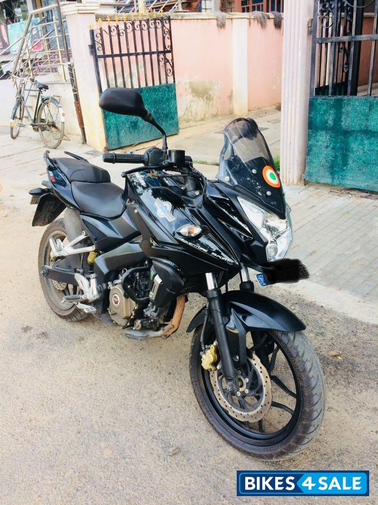 Black Bajaj Pulsar AS 200