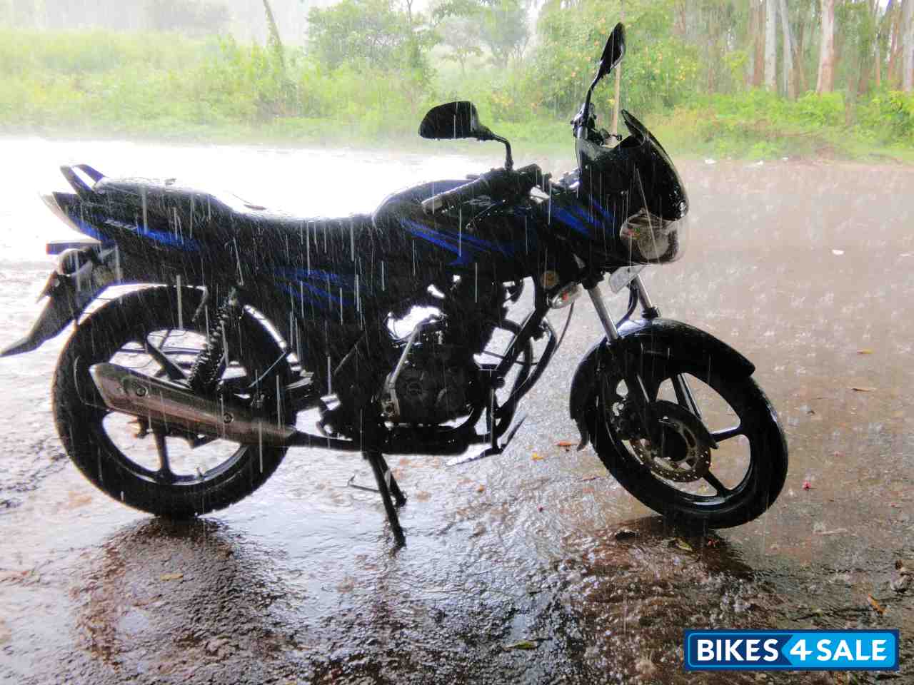 Black With Blue Bajaj Discover DTSi 150