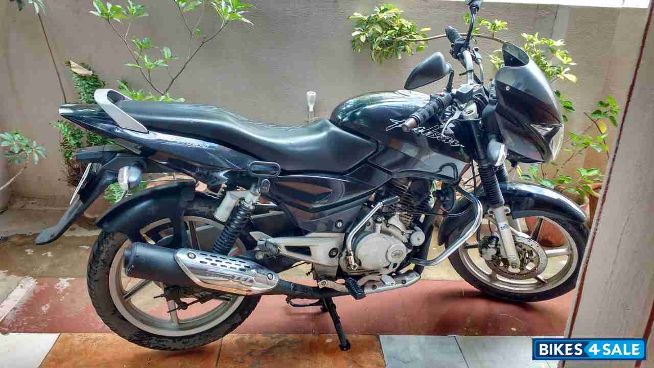 Black Bajaj Pulsar 150 DTSi