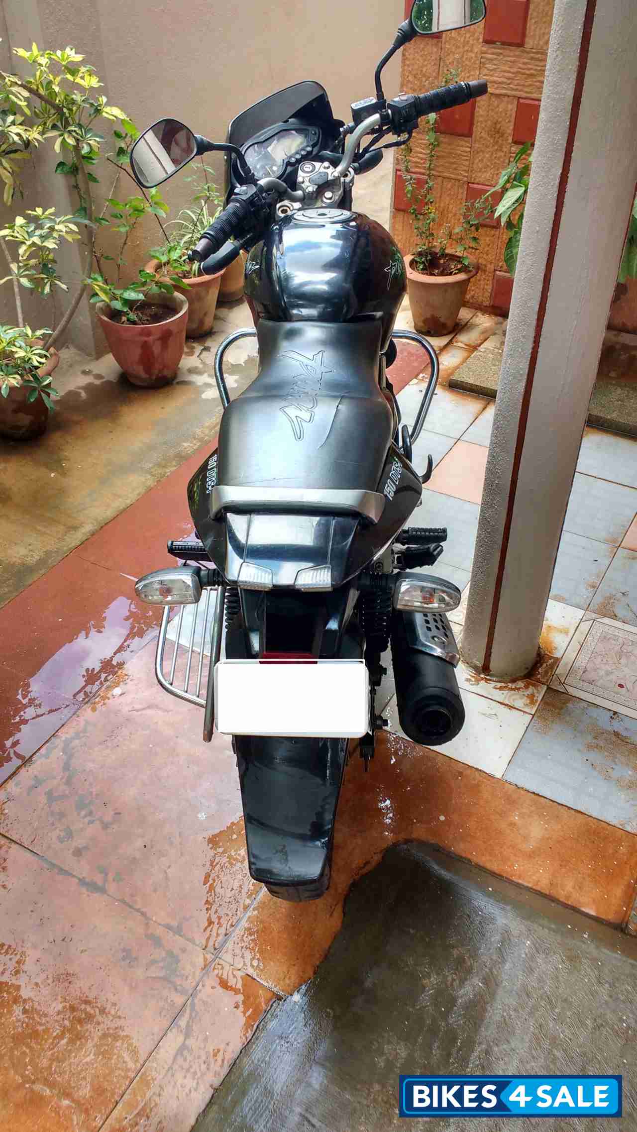 Black Bajaj Pulsar 150 DTSi Black Bajaj Pulsar 150 DTSi