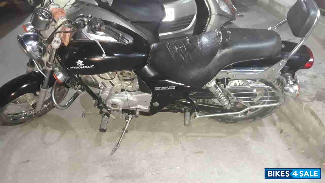 Bajaj Avenger 220 DTS-i