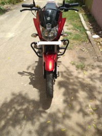 Red Yamaha Saluto 125