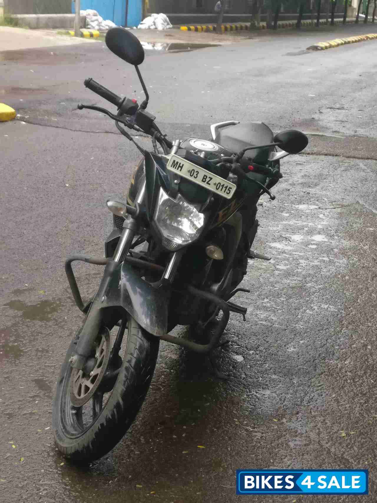 Bomber Black Yamaha FZ FI V2