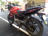 W Red D De Bajaj Pulsar 180 DTSi