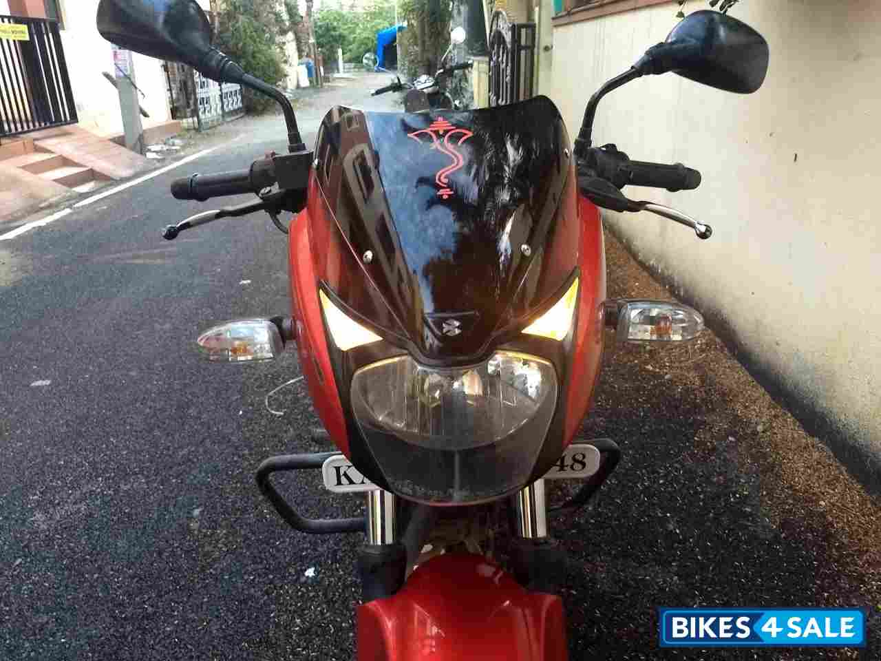 W Red D De Bajaj Pulsar 180 DTSi W Red D De Bajaj Pulsar 180 DTSi