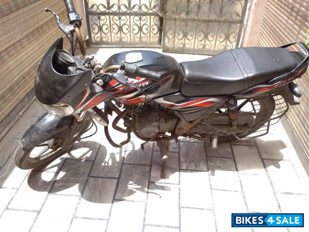 Black & Red Bajaj Discover 100 DTS-Si