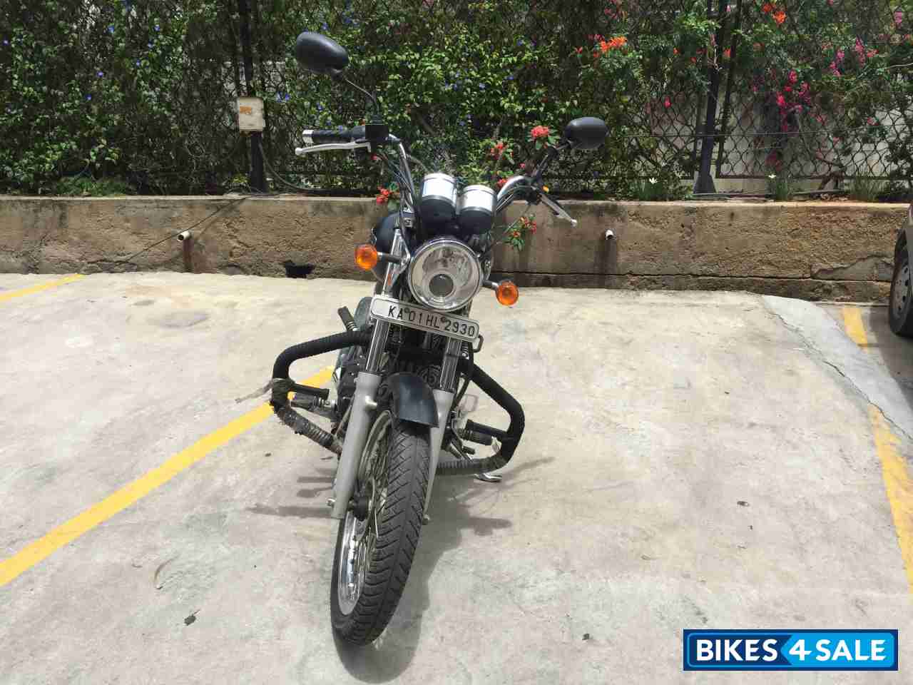 Matte Black Royal Enfield Thunderbird 500 Matte Black Royal Enfield Thunderbird 500