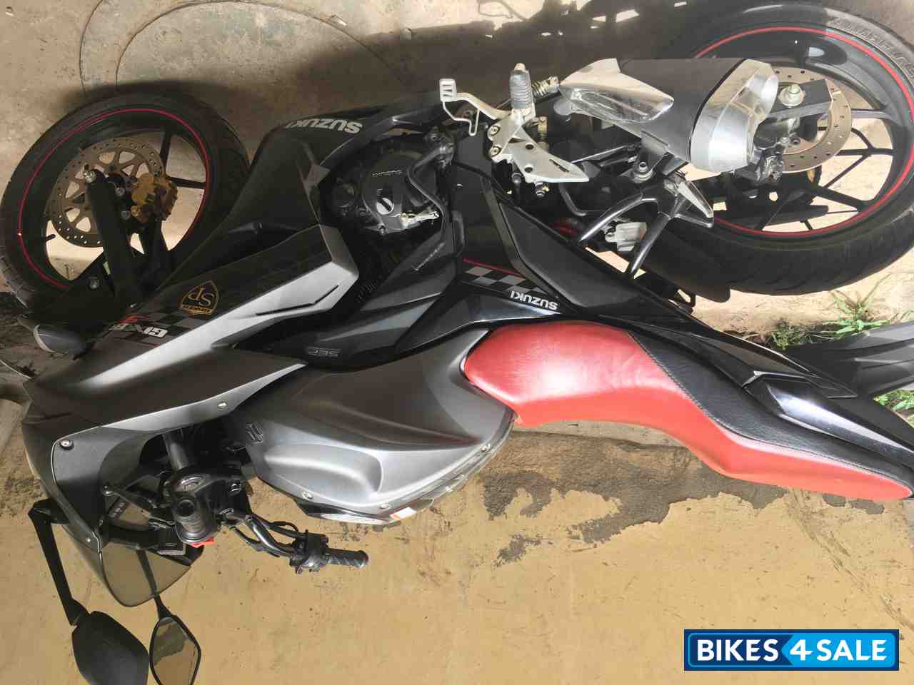 Gunmental Gray Suzuki Gixxer SF SP