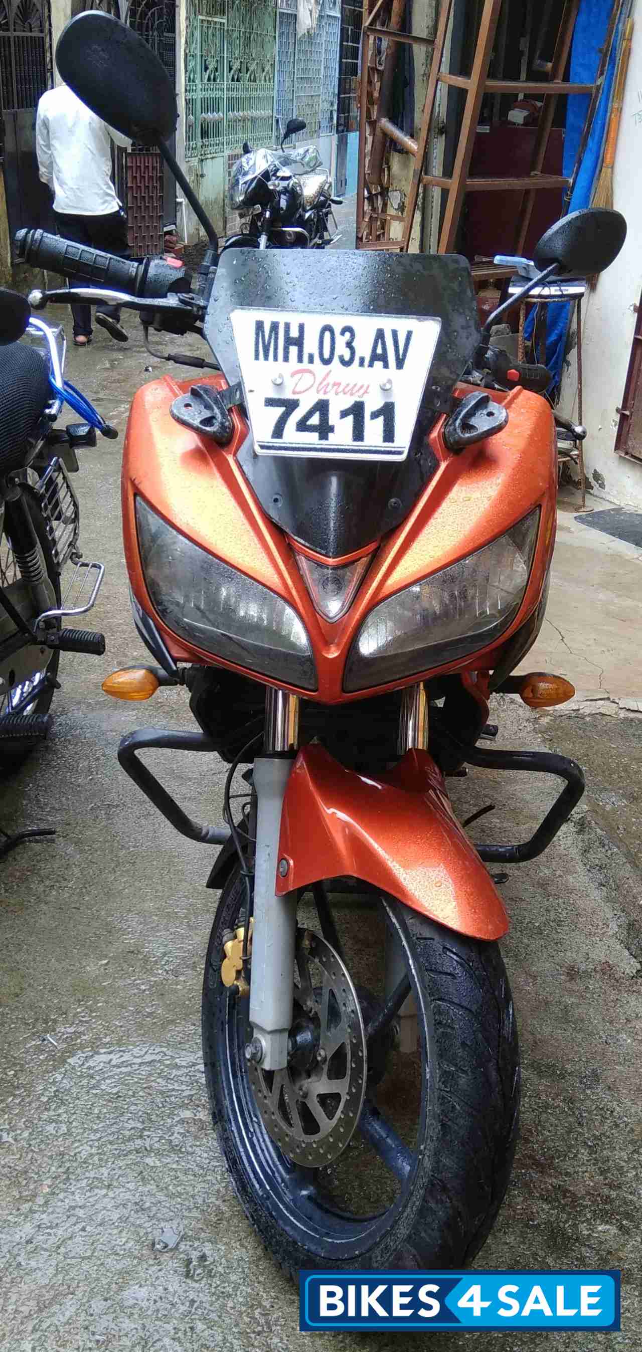 Orange Yamaha Fazer