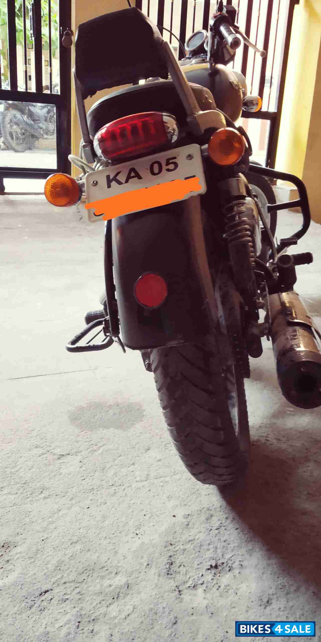 Matte Black Royal Enfield Thunderbird 350