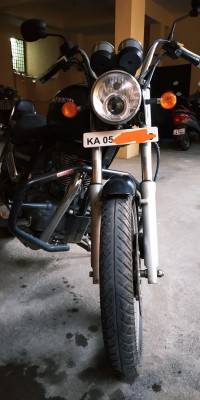 Matte Black Royal Enfield Thunderbird 350