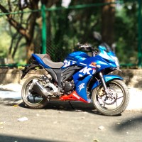 Blue Suzuki Gixxer SF