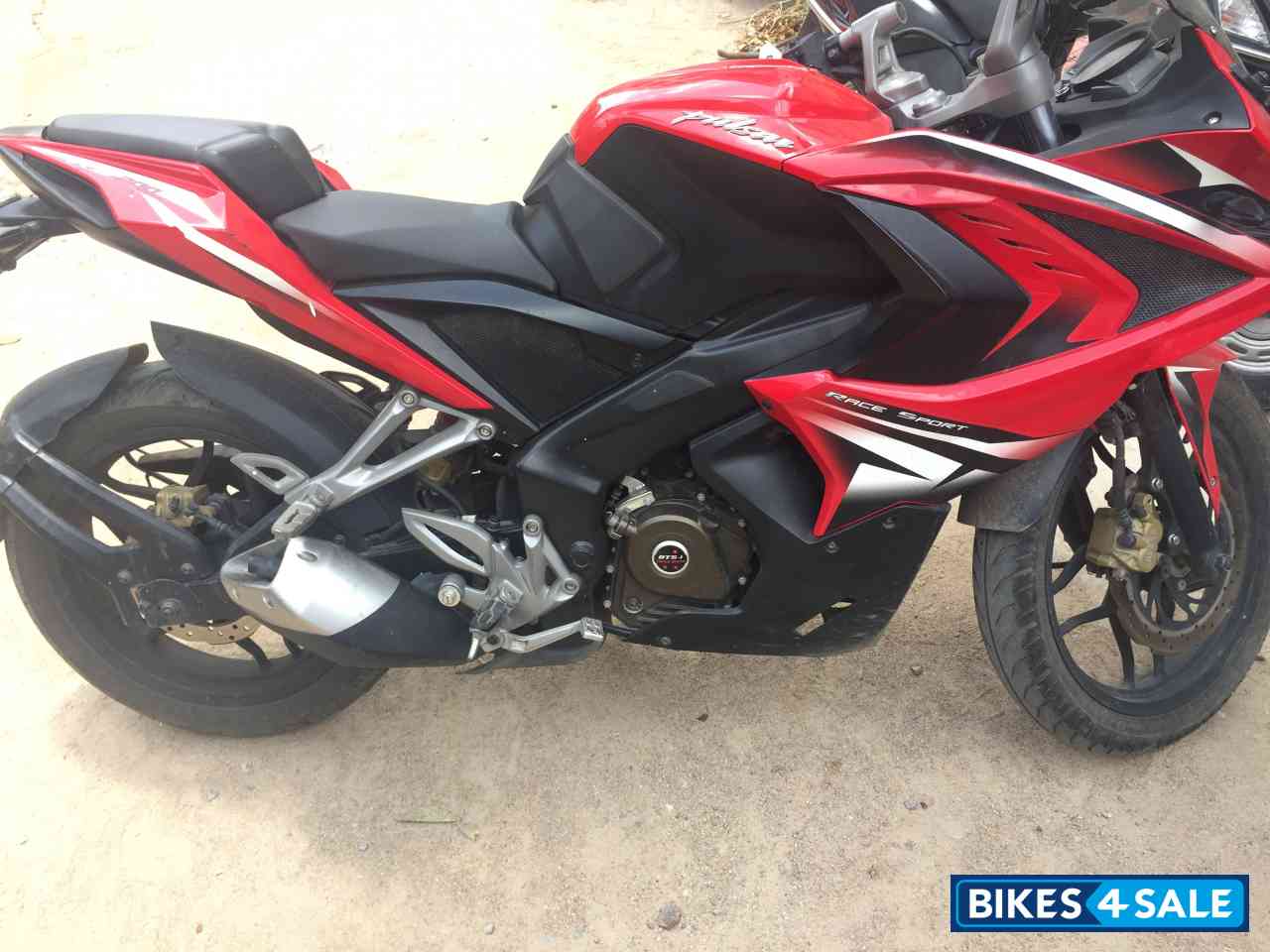 Bajaj Pulsar RS 200