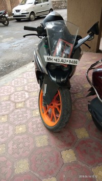 Black KTM RC 200