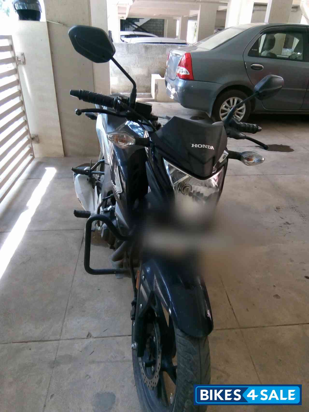 Blue Honda CB Hornet 160R