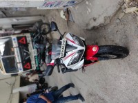 White Red Yamaha YZF R15 V2