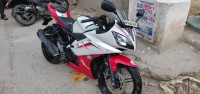 White Red Yamaha YZF R15 V2