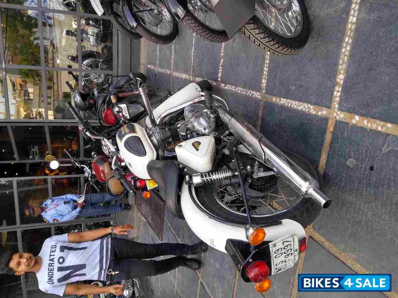 White Royal Enfield Classic 350