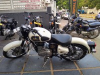 White Royal Enfield Classic 350
