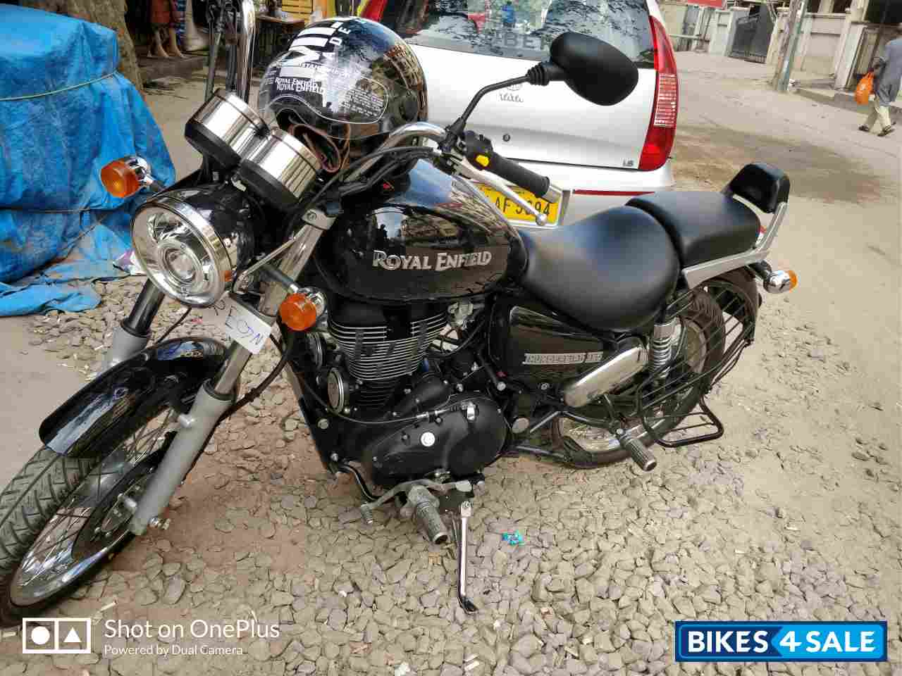 Black Royal Enfield Thunderbird 350