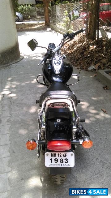 Black Bajaj Avenger 220 DTS-i