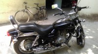 Black Bajaj Avenger 220 DTS-i